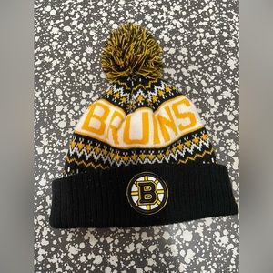 Boston Bruins Knit Beanie with Pom